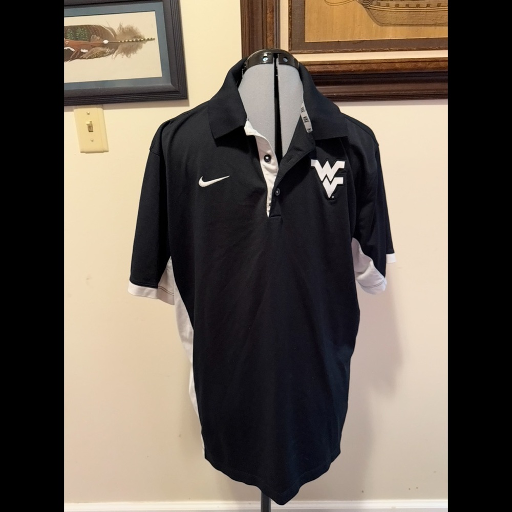 Nike Black and White Polo Shirt with Iconic Swoosh WV